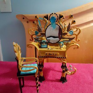 Monster High Cleo de Nile Vanity